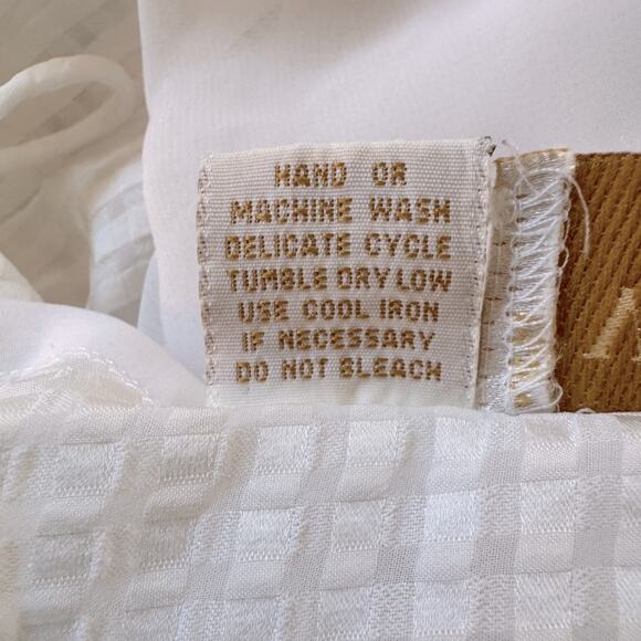 Vintage ‘90s Victoria’s Secret Gold Label White Waffle Print Sheer Robe - Picture 8 of 8